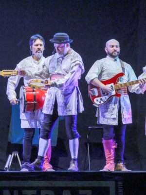 Magalhães, a 500 Años de la Primera Vuelta al Mundo - Tryo Teatro Banda